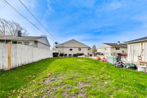 Tiny photo for 440 E Fullerton Avenue, Glendale Heights, IL 60139 (MLS # 12624239)