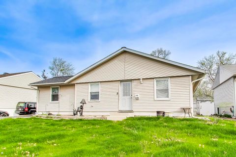 Tiny photo for 440 E Fullerton Avenue, Glendale Heights, IL 60139 (MLS # 12624239)