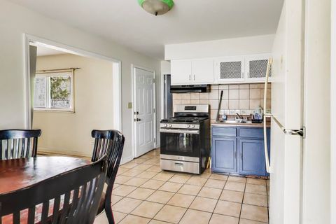 Tiny photo for 440 E Fullerton Avenue, Glendale Heights, IL 60139 (MLS # 12624239)