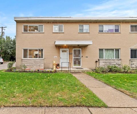 7249 N CAMPBELL Avenue B Chicago IL 60645