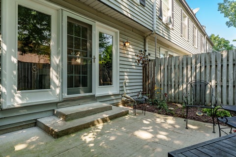Tiny photo for 4621 High Point Drive #5, Rockford, IL 61114 (MLS # 12743817)