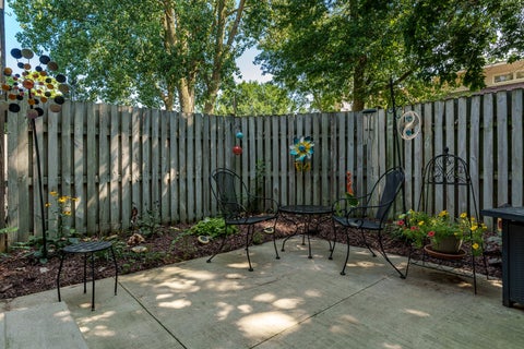 Tiny photo for 4621 High Point Drive #5, Rockford, IL 61114 (MLS # 12743817)