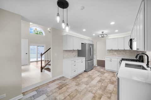 Tiny photo for 8008 Barrymore Drive, Darien, IL 60561 (MLS # 12716137)