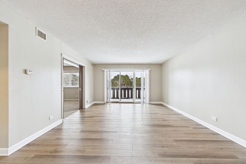 Tiny photo for 13000 W Heiden Circle #3105, Lake Bluff, IL 60044 (MLS # 12594536)