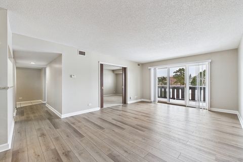 Tiny photo for 13000 W Heiden Circle #3105, Lake Bluff, IL 60044 (MLS # 12594536)