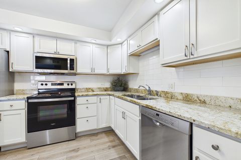 Tiny photo for 13000 W Heiden Circle #3105, Lake Bluff, IL 60044 (MLS # 12594536)