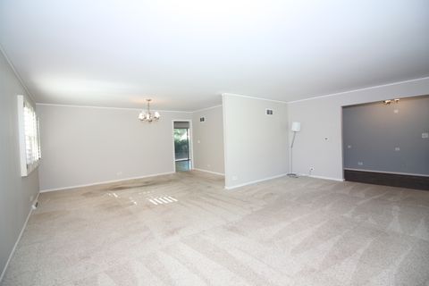 Tiny photo for 12 S Princeton Court, Arlington Heights, IL 60005 (MLS # 12546789)