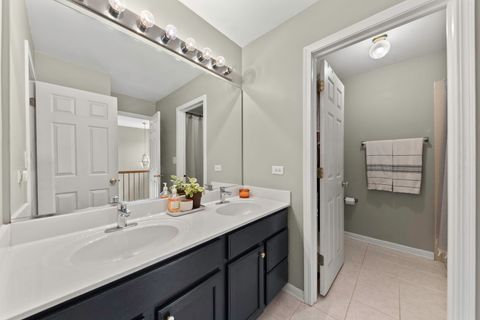Tiny photo for 130 Tanglewood Drive, Glen Ellyn, IL 60137 (MLS # 12460084)