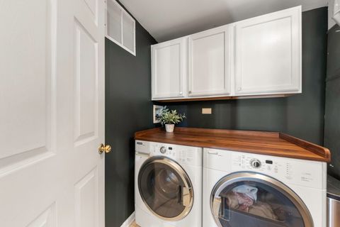 Tiny photo for 130 Tanglewood Drive, Glen Ellyn, IL 60137 (MLS # 12460084)