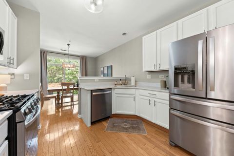 Tiny photo for 130 Tanglewood Drive, Glen Ellyn, IL 60137 (MLS # 12460084)