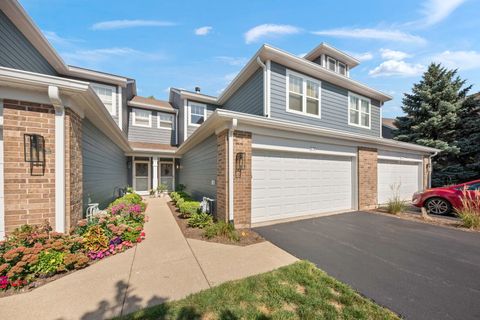 Photo of 130 Tanglewood Drive, Glen Ellyn, IL 60137 (MLS # 12460084)