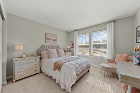 Tiny photo for 130 Tanglewood Drive, Glen Ellyn, IL 60137 (MLS # 12460084)
