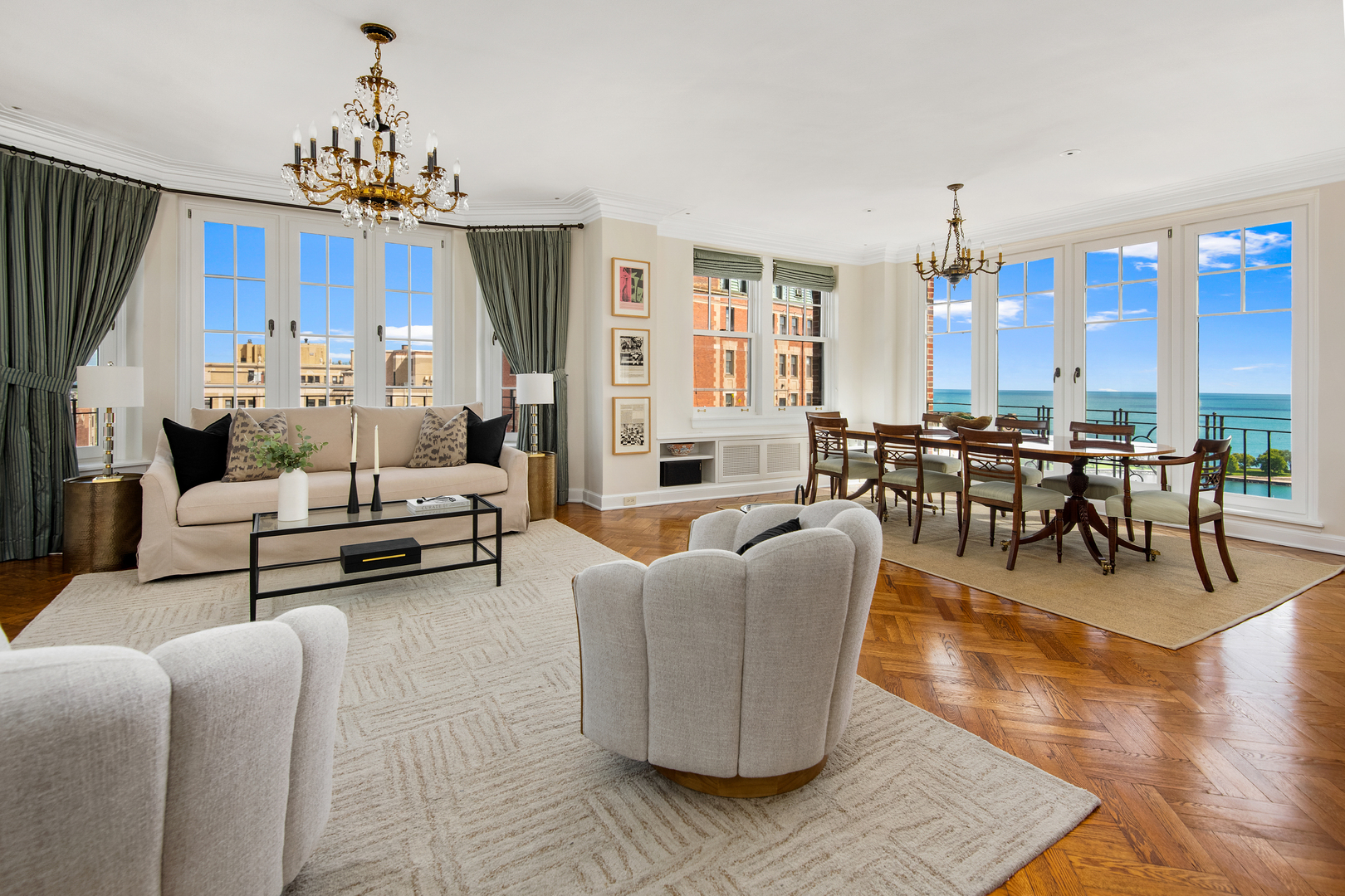 421 W Melrose Street 18BC