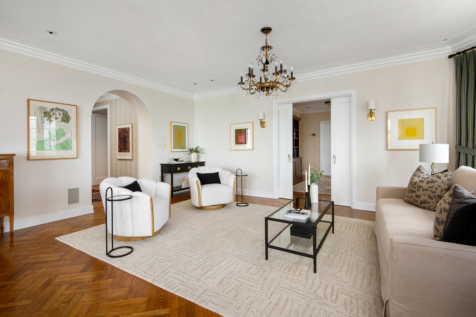 421 W Melrose Street 18BC