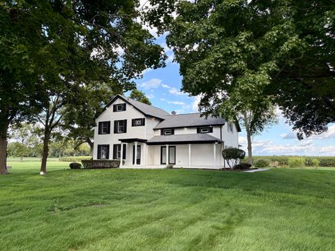 Photo of 1407 N 2750W Road, Kankakee, IL 60901 (MLS # 12457017)