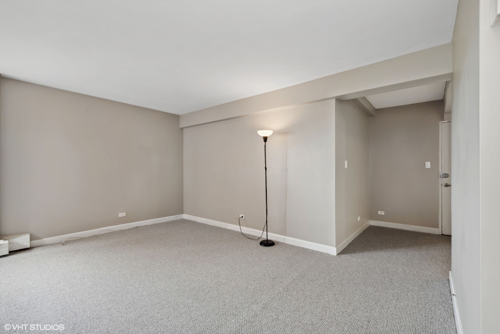 4950 N Marine Drive 1001