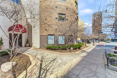 Tiny photo for 40 E 9TH Street #712, Chicago, IL 60605 (MLS # 12605627)