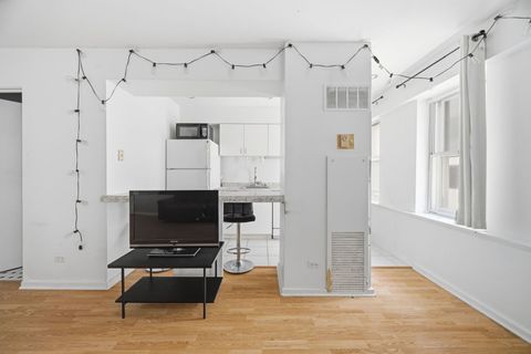 Tiny photo for 40 E 9TH Street #712, Chicago, IL 60605 (MLS # 12605627)