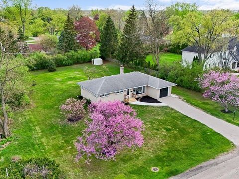 Tiny photo for 2015 Maplewood Road, Northbrook, IL 60062 (MLS # 12628969)