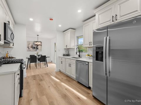 Tiny photo for 2015 Maplewood Road, Northbrook, IL 60062 (MLS # 12628969)
