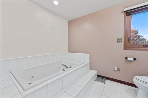 Tiny photo for 11424 LAKEBROOK Court, Orland Park, IL 60467 (MLS # 12494672)