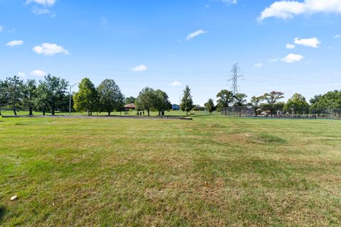 Tiny photo for 11424 LAKEBROOK Court, Orland Park, IL 60467 (MLS # 12494672)