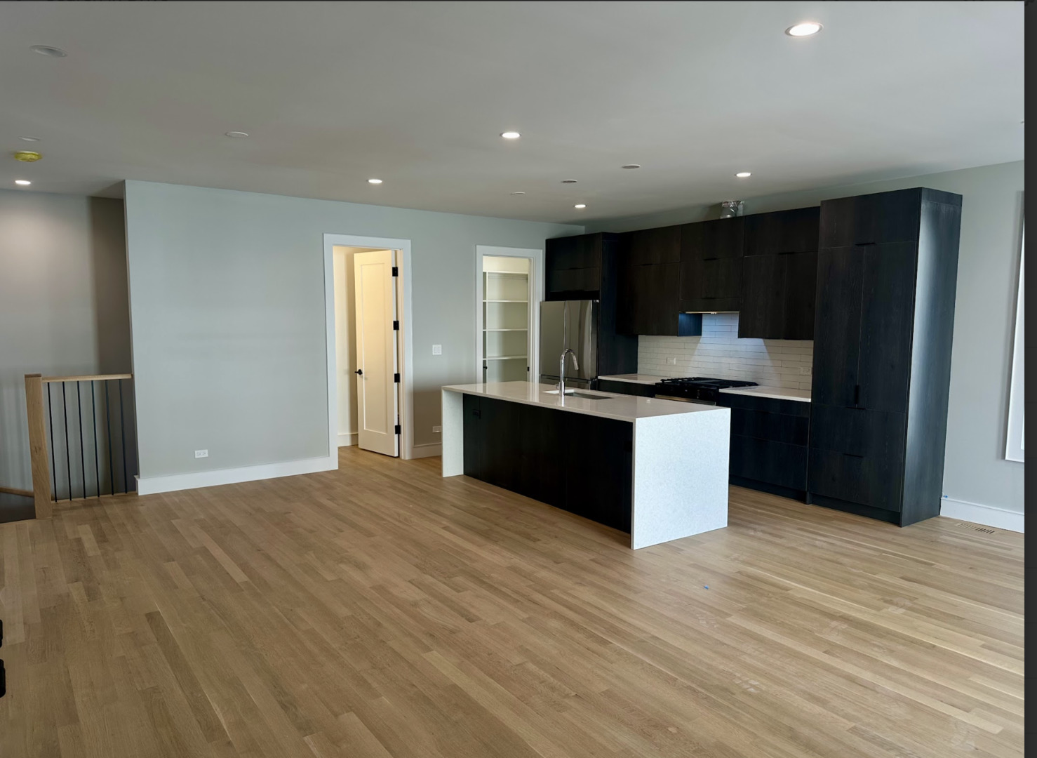 4243 N Damen Avenue 1R