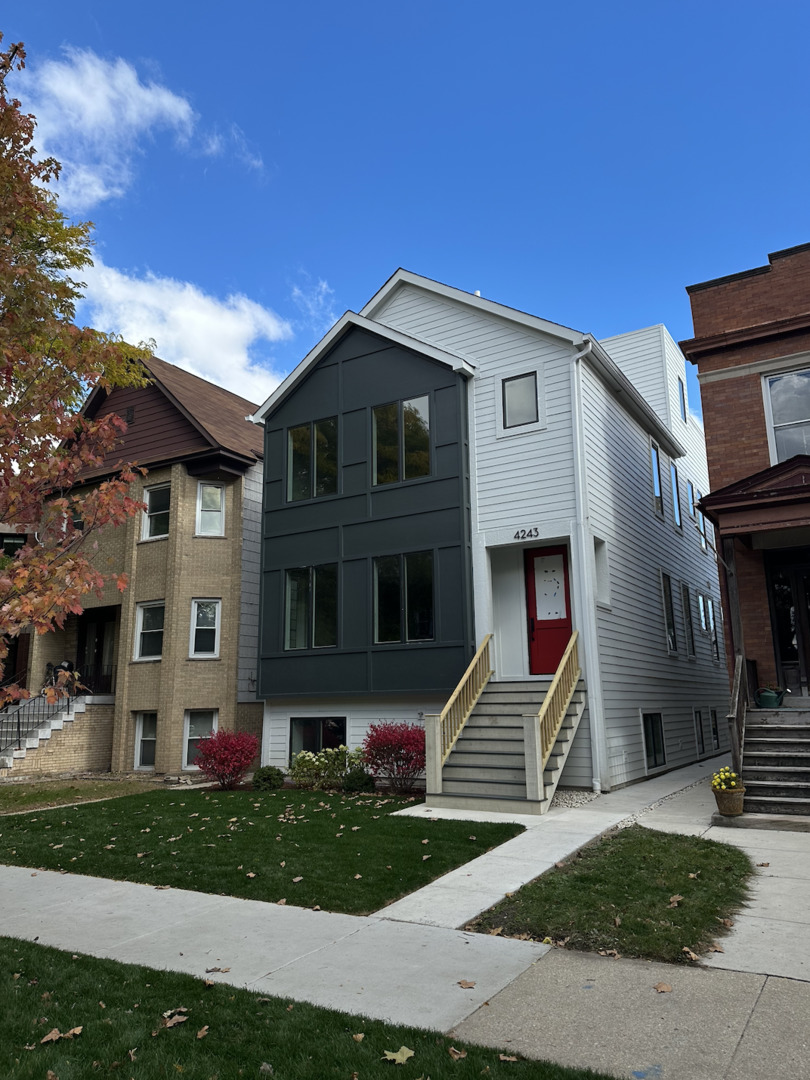 4243 N Damen Avenue 1R