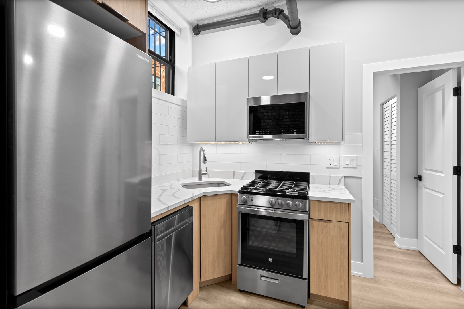 1649 W JONQUIL Terrace GE