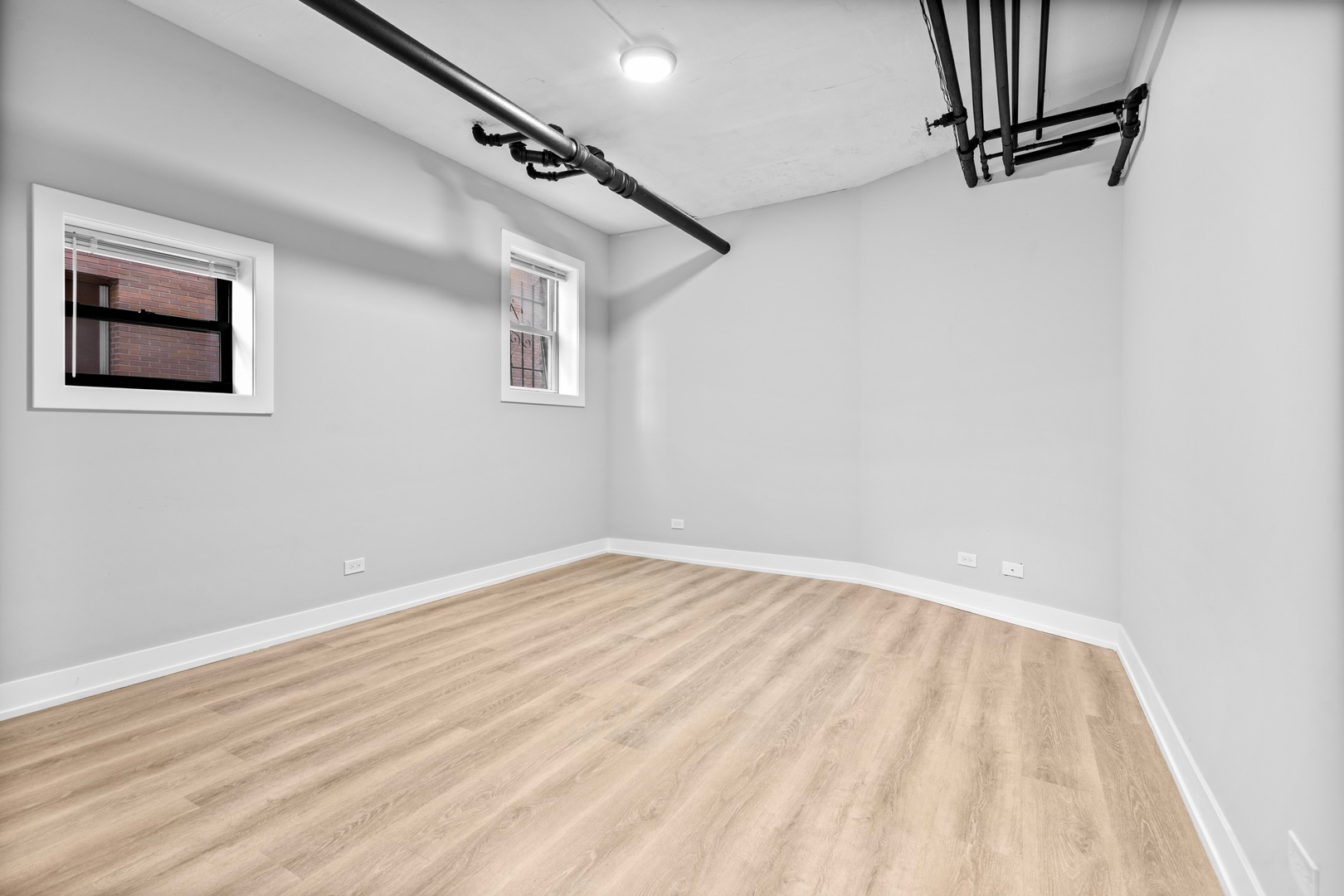 1649 W JONQUIL Terrace GE