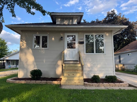 Tiny photo for 1322 N Prairie Avenue, Joliet, IL 60435 (MLS # 12735412)