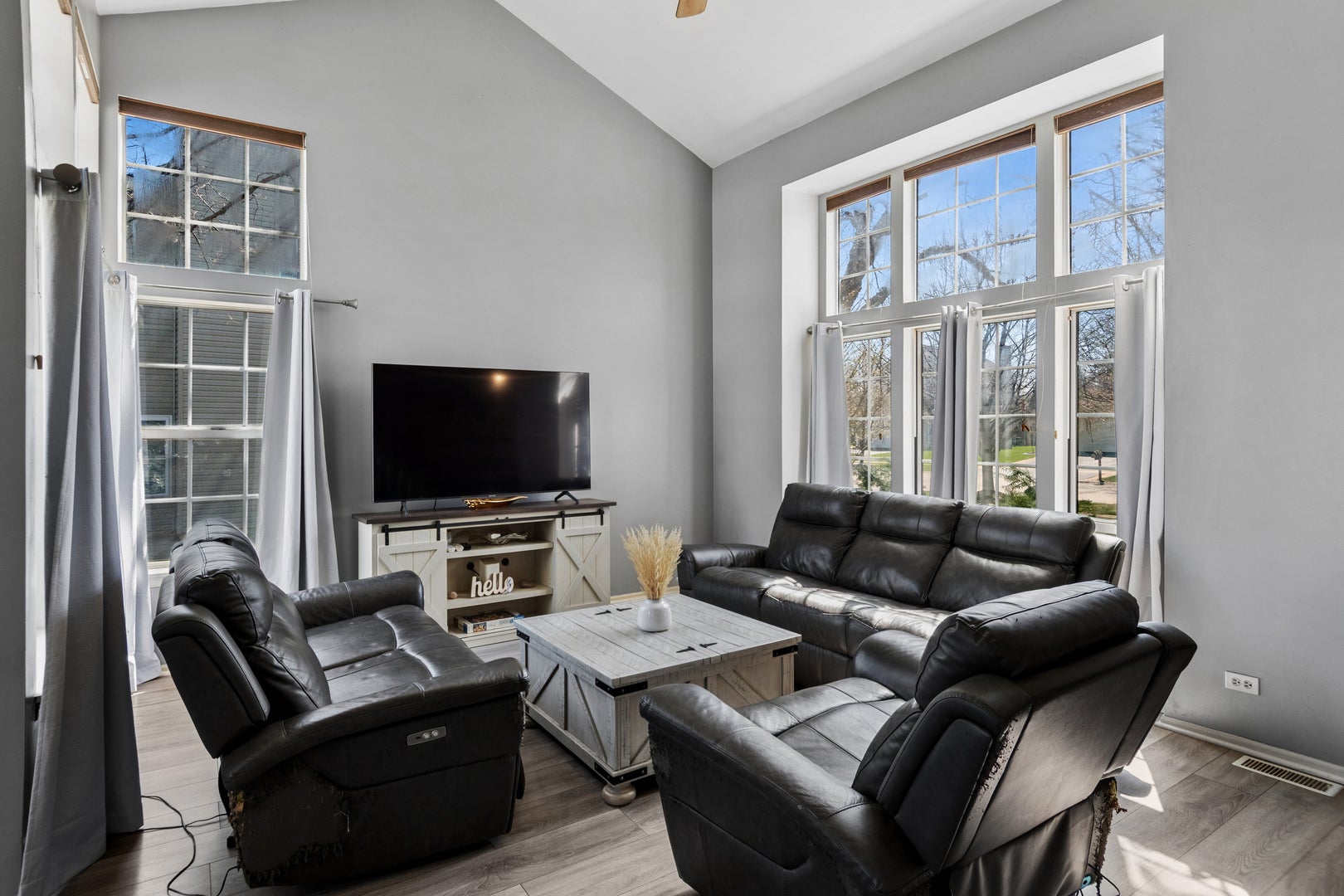 909 Brompton Circle