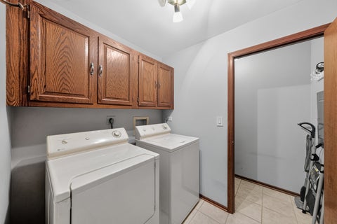 Tiny photo for 8001 W Courte Drive #411, Niles, IL 60714 (MLS # 12738457)