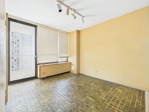 Tiny photo for 3930 N PINE GROVE Avenue #2516, Chicago, IL 60613 (MLS # 12556684)