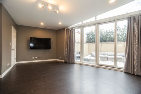 Tiny photo for 1500 W Grand Avenue #1E, Chicago, IL 60642 (MLS # 12599532)