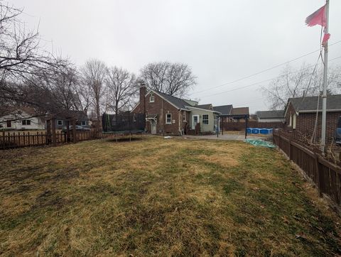 Tiny photo for 2915 24th Avenue A Street, Moline, IL 61265 (MLS # 12590225)