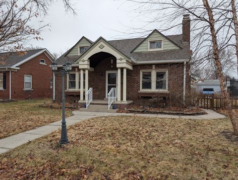 Tiny photo for 2915 24th Avenue A Street, Moline, IL 61265 (MLS # 12590225)