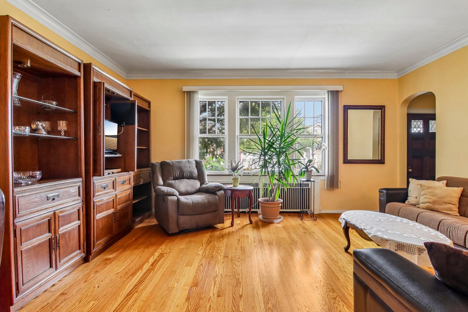 2842 N Mont Clare Avenue - Photo 3