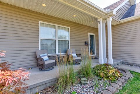 Tiny photo for 915 E Newkirk Street, Tuscola, IL 61953 (MLS # 12418938)