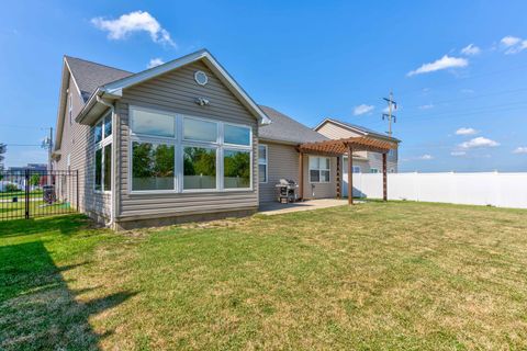 Tiny photo for 915 E Newkirk Street, Tuscola, IL 61953 (MLS # 12418938)