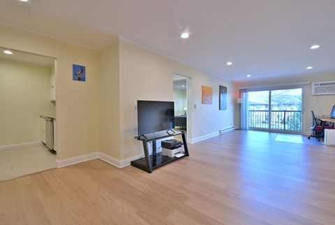 Tiny photo for 836 E Old Willow Road E #211, Prospect Heights, IL 60070 (MLS # 12524113)