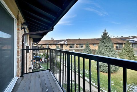 Tiny photo for 836 E Old Willow Road E #211, Prospect Heights, IL 60070 (MLS # 12524113)