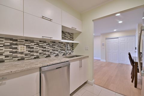 Tiny photo for 836 E Old Willow Road E #211, Prospect Heights, IL 60070 (MLS # 12524113)