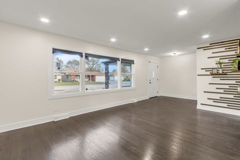 Tiny photo for 15622 Kenwood Avenue, South Holland, IL 60473 (MLS # 12621830)