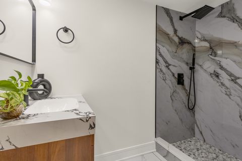 Tiny photo for 15622 Kenwood Avenue, South Holland, IL 60473 (MLS # 12621830)