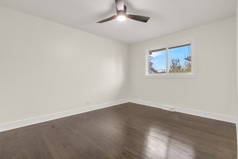 Tiny photo for 15622 Kenwood Avenue, South Holland, IL 60473 (MLS # 12621830)