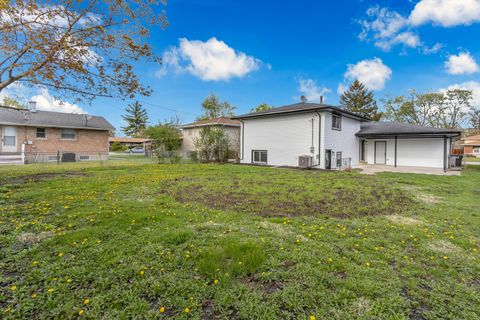 Tiny photo for 15622 Kenwood Avenue, South Holland, IL 60473 (MLS # 12621830)