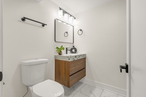 Tiny photo for 15622 Kenwood Avenue, South Holland, IL 60473 (MLS # 12621830)