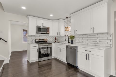 Tiny photo for 15622 Kenwood Avenue, South Holland, IL 60473 (MLS # 12621830)