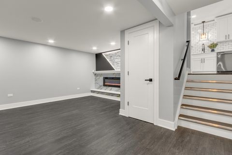 Tiny photo for 15622 Kenwood Avenue, South Holland, IL 60473 (MLS # 12621830)